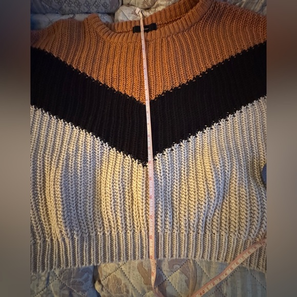 Autumn Leaves Tan Multi Chevron Stripe Knit crop sweater size S - Picture 9 of 11